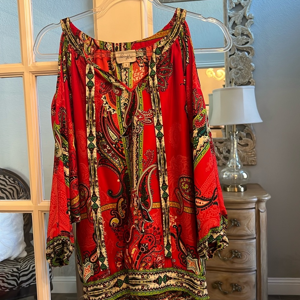 Size Small Women’s Cold Shoulder Blouse
